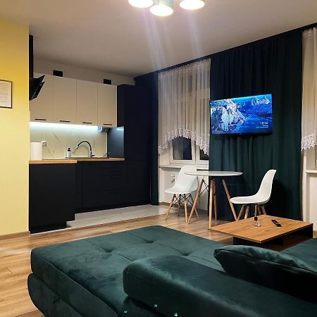 Komfortowy Apartament W Centrum Apartment Явожно Екстериор снимка