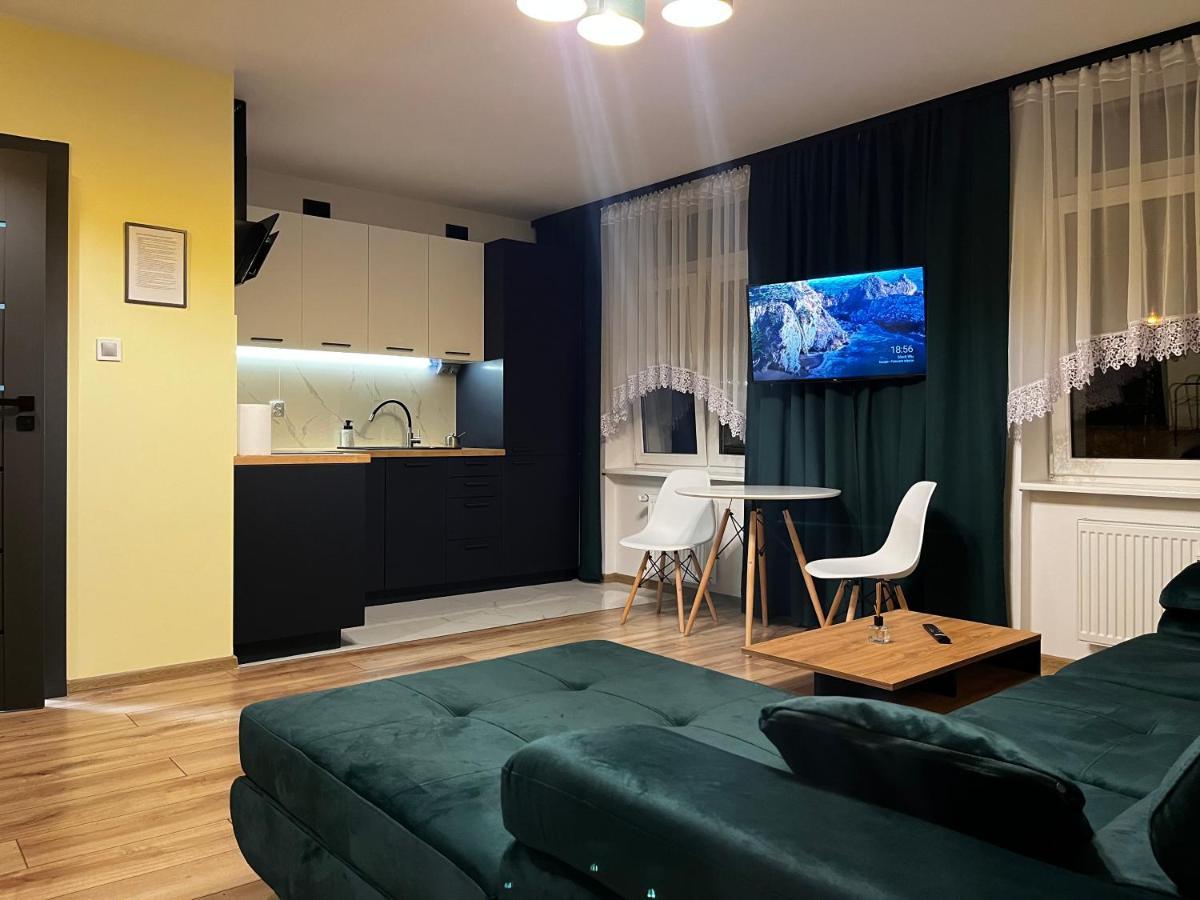 Komfortowy Apartament W Centrum Apartment Явожно Екстериор снимка